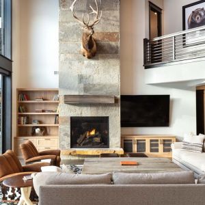 4079_N_Two_Creeks_Great_Room_v1_pc_9031