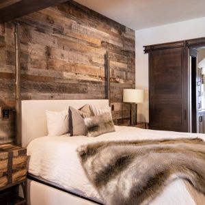 4079_N_Two_Creeks_Guest_Master_Bed_Bath_v1-8104