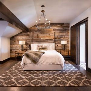 4079_N_Two_Creeks_Guest_Master_Bed_V1_8090