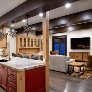 4079_N_Two_Creeks_Kitchen_TV-twilite_5412